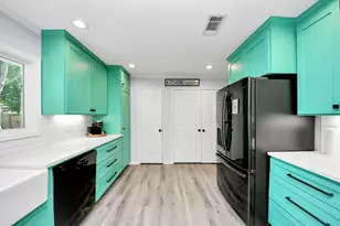 205 Cedar Ln, El Lago, TX 77586 - Photo 17