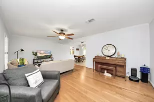 205 Cedar Ln, El Lago, TX 77586 - Photo 5