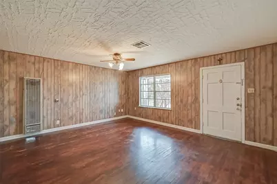 4905 Brinkley Street, Houston, TX 77033 - Photo 5