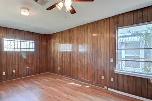 4905 Brinkley St, Houston, TX 77033 - Photo 13