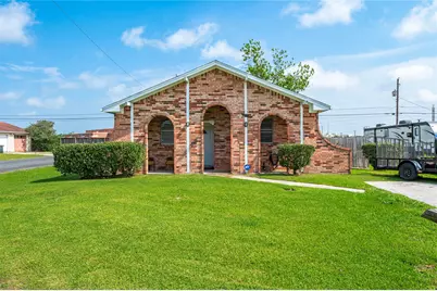 6918 Woodrow Street, Texas City, TX 77591 - Photo 3