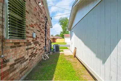 6918 Woodrow Street, Texas City, TX 77591 - Photo 33
