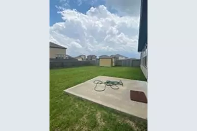 10106 Heatherstone Way, Houston, TX 77044 - Photo 17