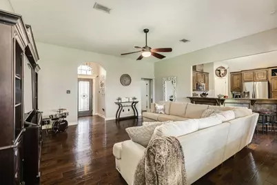 111 Goldfinch Ct, Richwood, TX 77531 - Photo 7