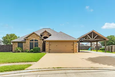 111 Goldfinch Ct, Richwood, TX 77531 - Photo 1