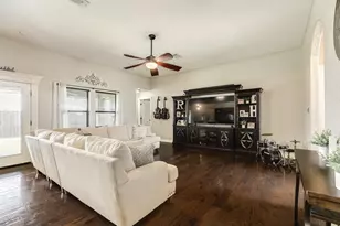 111 Gold Finch Ct, Richwood, TX 77531 - Photo 9