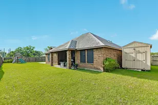 111 Gold Finch Ct, Richwood, TX 77531 - Photo 25