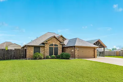 111 Goldfinch Ct, Richwood, TX 77531 - Photo 3