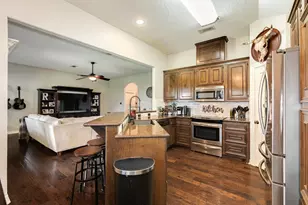111 Gold Finch Ct, Richwood, TX 77531 - Photo 11