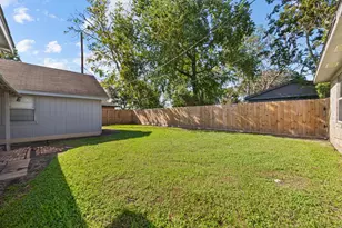 2103 6th St, Stafford, TX 77477 - Photo 25