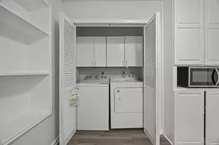 2103 6th St, Stafford, TX 77477 - Photo 9