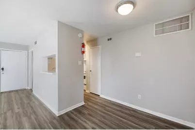 11715 S Glen Drive #323-2, Houston, TX 77099 - Photo 5