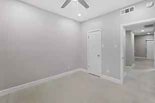 2300 Augusta Dr, Houston, TX 77057 - Photo 9