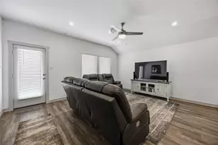 1029 Great Barracuda Ln, Alvin, TX 77511 - Photo 5