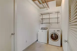 204 Travis St, Houston, TX 77002 - Photo 9