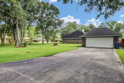 301 Jansen Drive, West Columbia, TX 77486 - Photo 5
