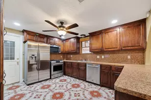 807 Ruth St, Baytown, TX 77520 - Photo 7