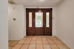 2030 Creek Valley Ln, Sugar Land, TX 77478 - Photo 9