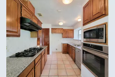 2030 Creek Valley Lane, Sugar Land, TX 77478 - Photo 21