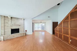 2030 Creek Valley Ln, Sugar Land, TX 77478 - Photo 15