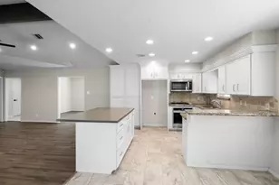 5618 Willowbend Blvd, Houston, TX 77096 - Photo 13