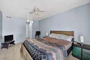 10075 Westpark Dr, Houston, TX 77042 - Photo 15