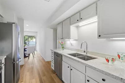 5050 Ambassador Way #112, Houston, TX 77056 - Photo 13