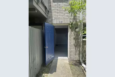 9700 Leawood Boulevard #301, Houston, TX 77099 - Photo 3