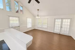 4902 Magnolia Ln, Old River Winfree, TX 77535 - Photo 5