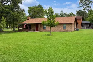 4902 Magnolia Ln, Old River Winfree, TX 77535 - Photo 1