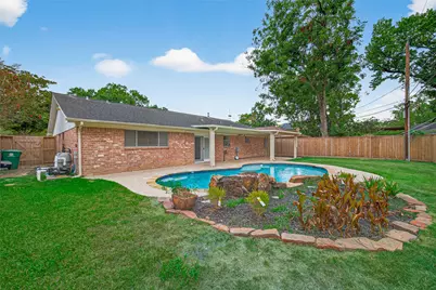 6926 Pine Grove Drive, Houston, TX 77092 - Photo 17