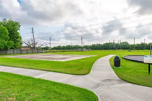 8115 Sanford St, Baytown, TX 77521 - Photo 19