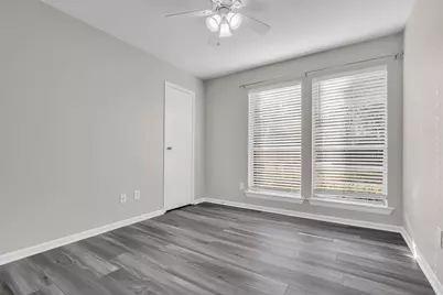 8 Still Glen Court, The Woodlands, TX 77381 - Photo 17