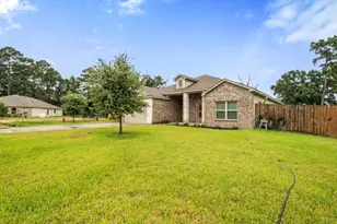9850 Hunter Springs, Conroe, TX 77306 - Photo 3