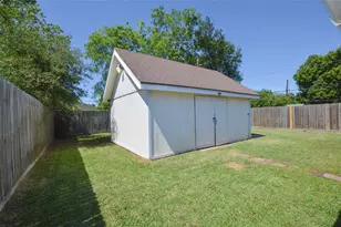 9210 Mapes St, Beaumont, TX 77707 - Photo 23