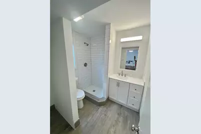 1855 Portsmouth Street #D4, Houston, TX 77098 - Photo 9