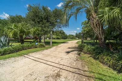 2150 Hewitt Street, League City, TX 77573 - Photo 3