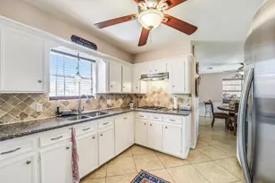 4910 Charade Dr, Houston, TX 77066 - Photo 11