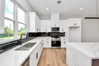 2204 Carr Street, Houston, TX 77026 - Photo 9