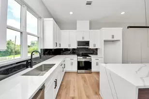 2204 Carr St, Houston, TX 77026 - Photo 9