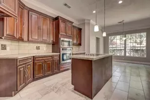 2606 S Strathford Ln, Houston, TX 77345 - Photo 9