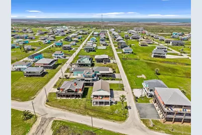 2493 Howell, Crystal Beach, TX 77650 - Photo 39