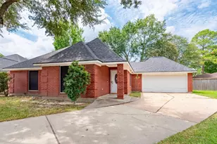 415 Kensington Ct, Pasadena, TX 77502 - Photo 1