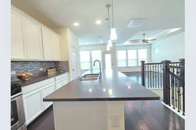 8620 Hollyoaks Creek Lane, Houston, TX 77063 - Photo 3