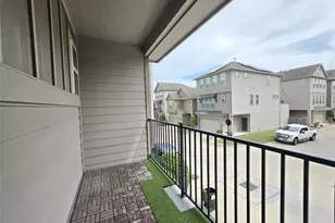 8620 Hollyoaks Creek Ln, Houston, TX 77063 - Photo 11