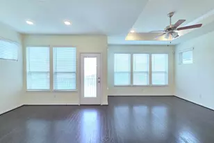 8620 Hollyoaks Creek Ln, Houston, TX 77063 - Photo 9