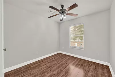 5826 Darlington Oak Street, Houston, TX 77016 - Photo 15