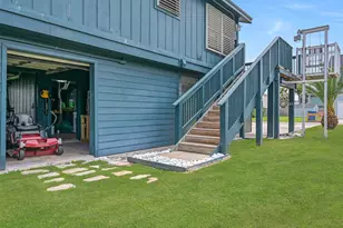 16510 Edward Teach Rd, Jamaica Beach, TX 77554 - Photo 29