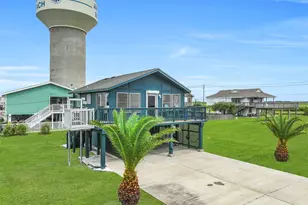 16510 Edward Teach Rd, Jamaica Beach, TX 77554 - Photo 31