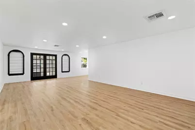 5823 Ettrick Drive, Houston, TX 77035 - Photo 7